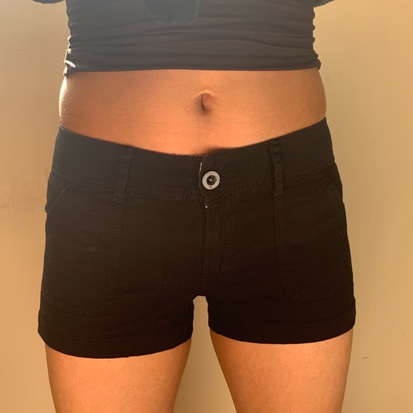 Shorts - Picture 2 of 4